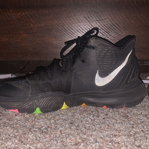 Nike Kyrie 5 Black Rainbow Soles - Picture 2 of 7